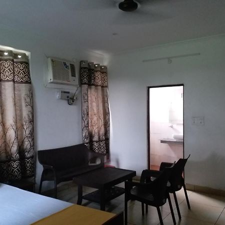 Krishna Hansraj Hotel Una  Buitenkant foto
