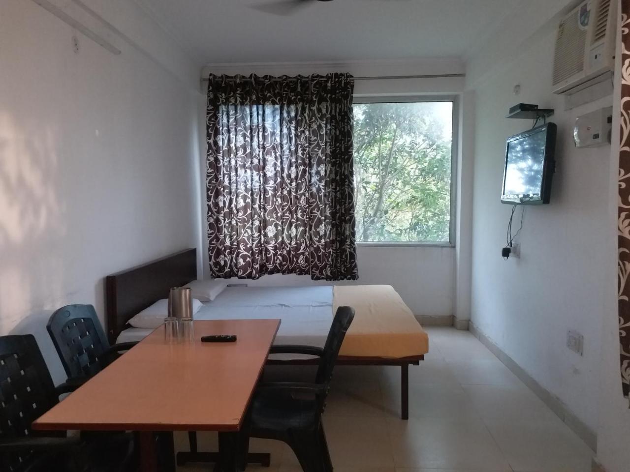 Krishna Hansraj Hotel Una  Buitenkant foto