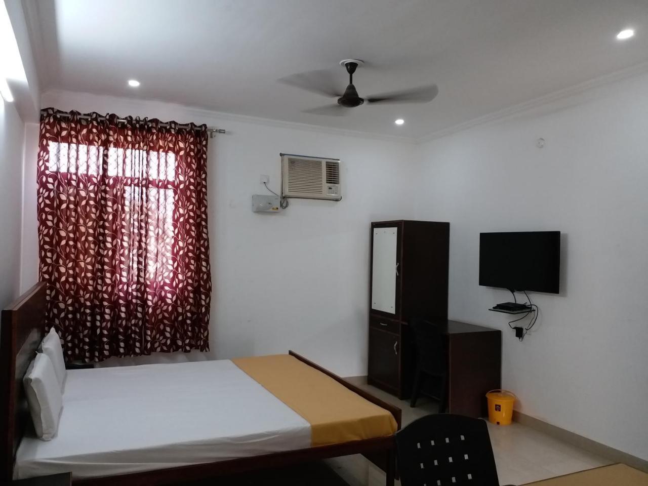 Krishna Hansraj Hotel Una  Buitenkant foto