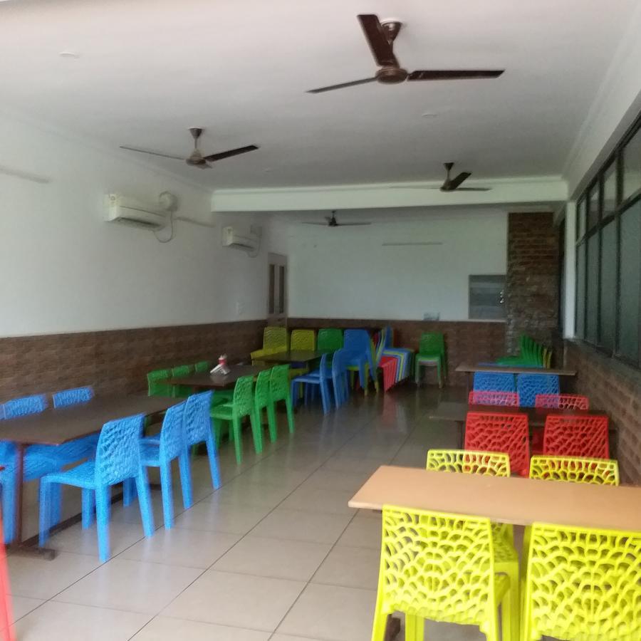 Krishna Hansraj Hotel Una  Buitenkant foto